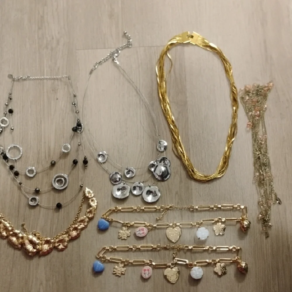 7pc Gold and Silver Women's Necklace Lot